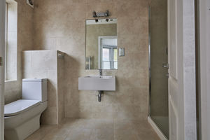 En Suite- click for photo gallery